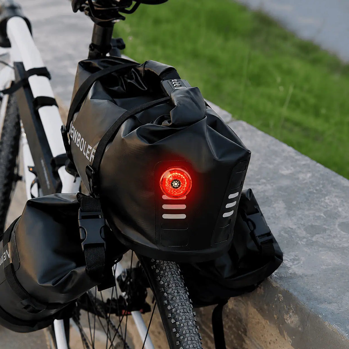 Sacoche vélo Porte-bagages 20L | Randonnée