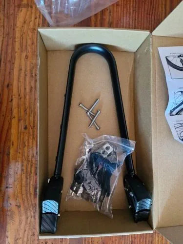 Photo client : porte-bagages arrière en aluminium dans son carton avec la visserie