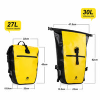 Instructions fixation sacoche noire sur porte-bagages avec boucles métalliques et clip