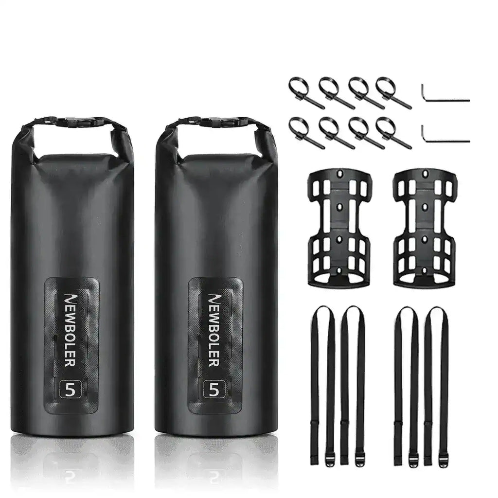 Deux sacoches cylindriques noires 5L pour vélo avec leurs kits de fixation complets