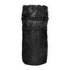 Porte-bidon de velo noir en filet avec ouverture a cordon, presente sur fond blanc.
