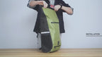 Installation de la sacoche sur un porte-bagages arrière de vélo