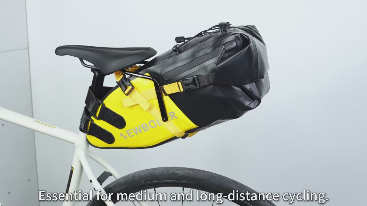 Sacoche de selle vélo jaune et noire installée sous la selle