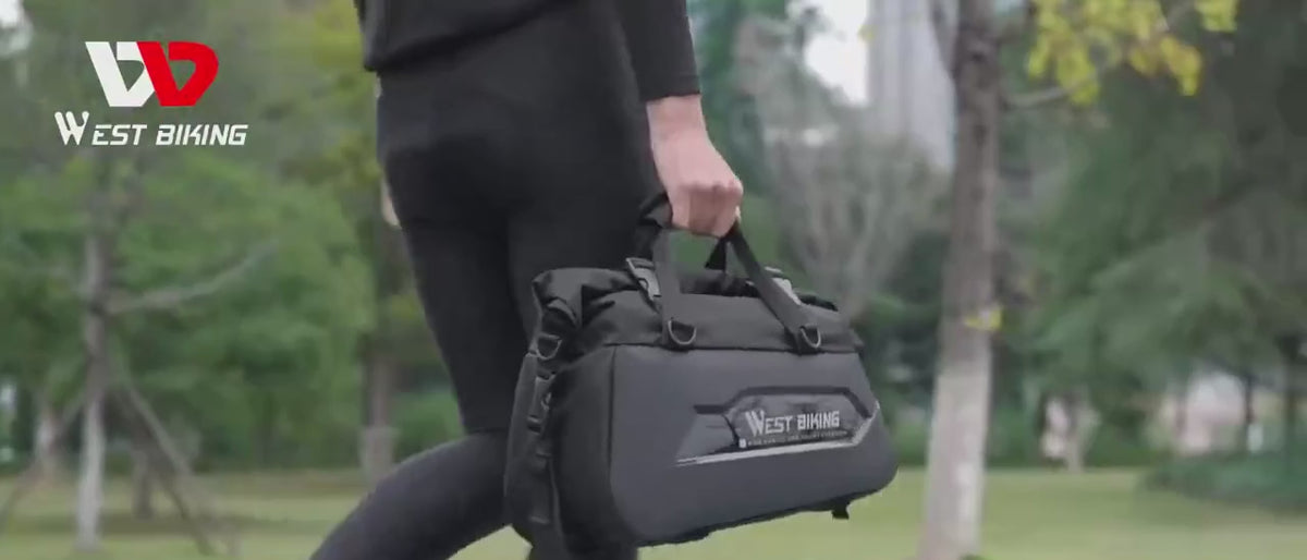 Installation et portage de la sacoche rigide sur un porte-bagages arrière de vélo