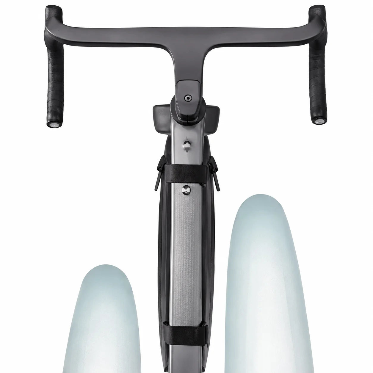 Sacoche avant vélo fixée sous la potence du guidon de route vue de face