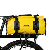 Sacoche de bikepacking noire 20 L installée sur un vélo de randonnée