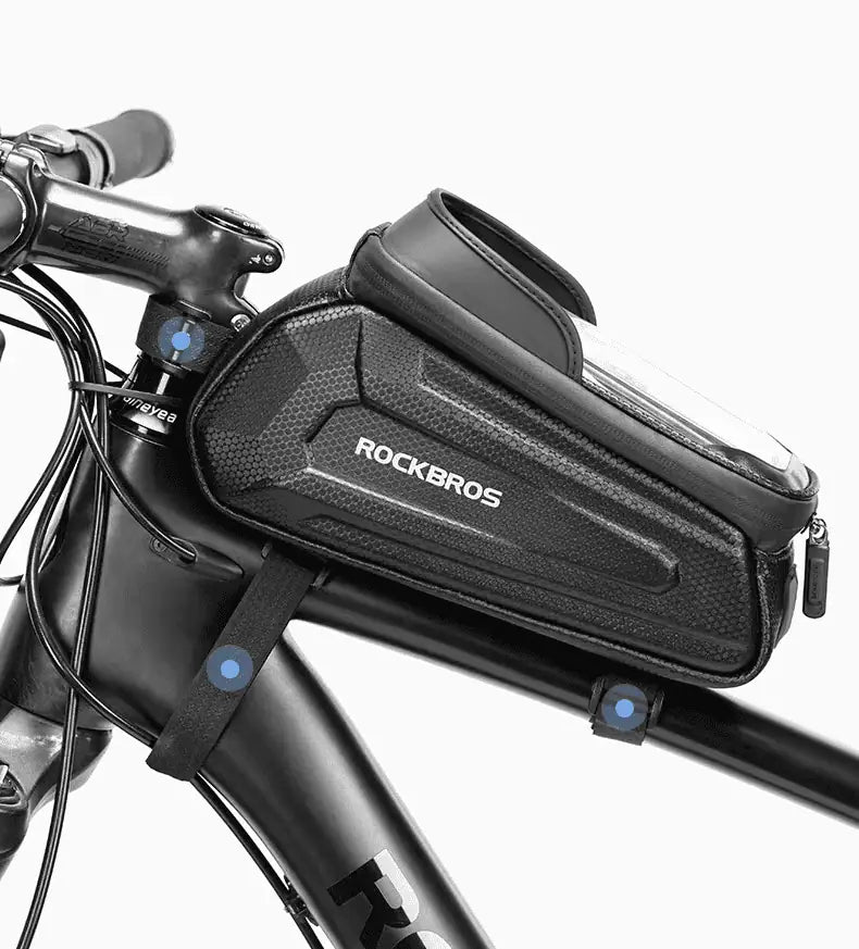 Sacoche de cadre vélo noire fixée sur le tube supérieur d'un vélo en extérieur