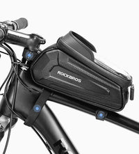 Sacoche de cadre vélo noire fixée sur le tube supérieur d'un vélo en extérieur