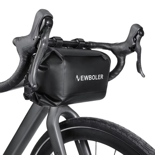 Sacoche de guidon vélo 7L noire étanche fixée sur un cintre de vélo de route