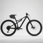 Sacoche selle vélo noire sur VTT noir vue latérale