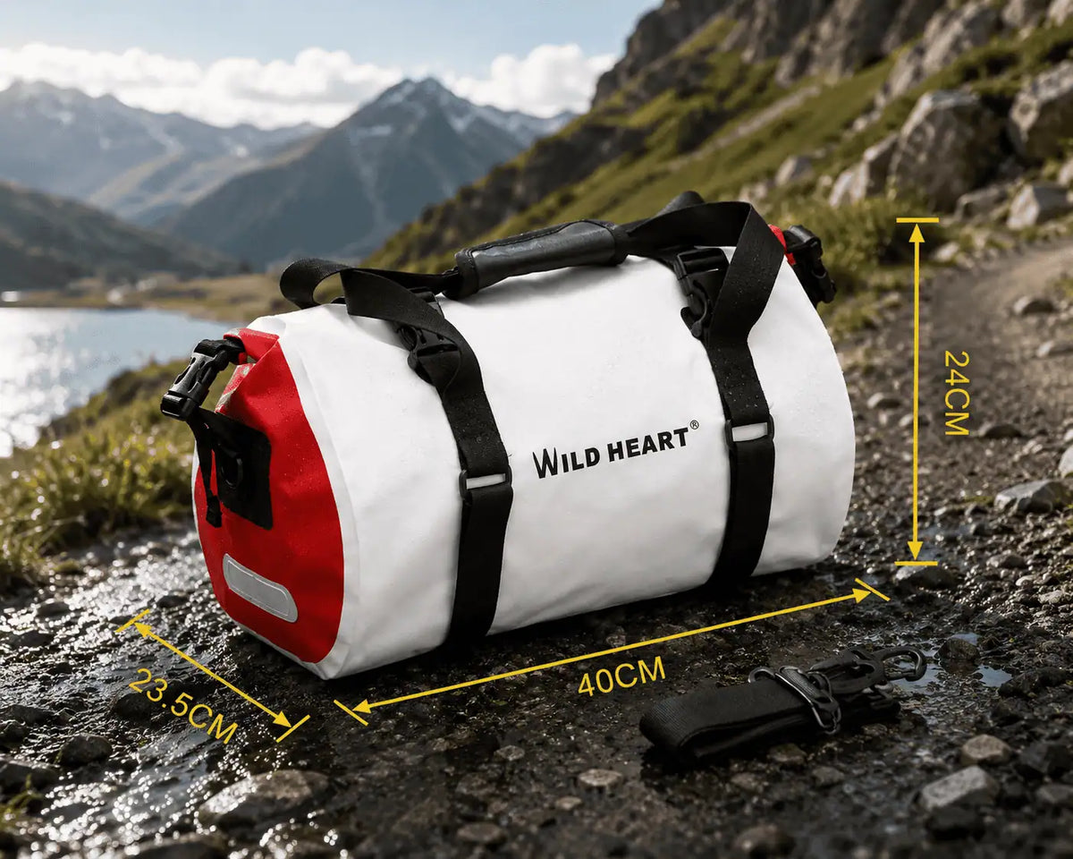 Sacoche vélo 18L blanche et rouge posée au sol avec repère de longueur 40 cm