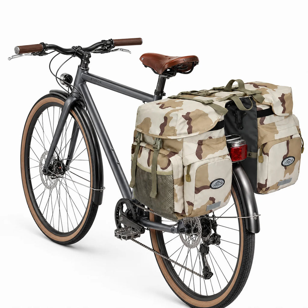 Sacoche vélo porte-bagage triple motif camouflage sur vélo de ville