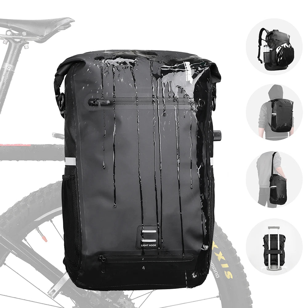 Modèle noir fixé au porte-bagages, ruissellement d'eau sur la bâche thermosoudée