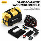 Sacoche ouverte contenant un casque, un antivol, un téléphone et des accessoires de vélo
