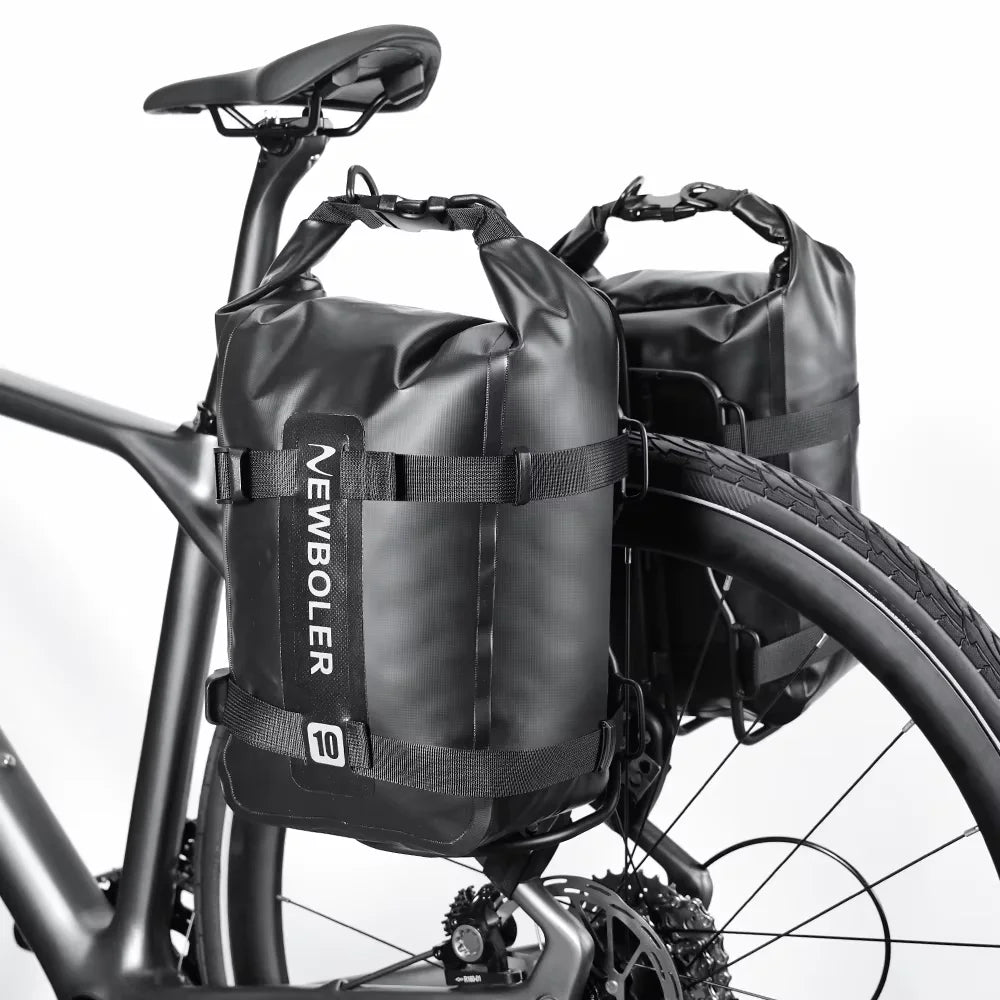Sacoches de vélo arrière étanches 10L installées sur porte-bagages