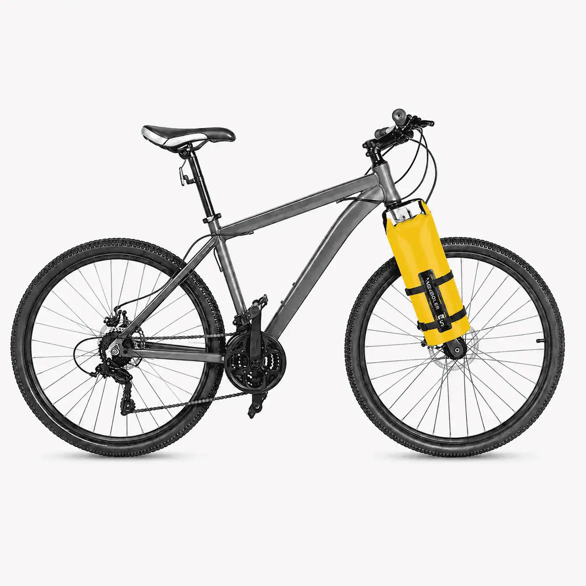VTT gris vu de profil avec une sacoche de fourche jaune fixee sur la fourche avant.